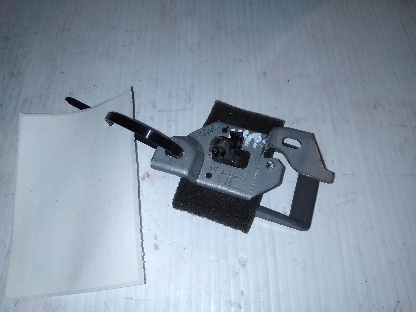View Auto part Door Handle Mitsubishi L300 2012