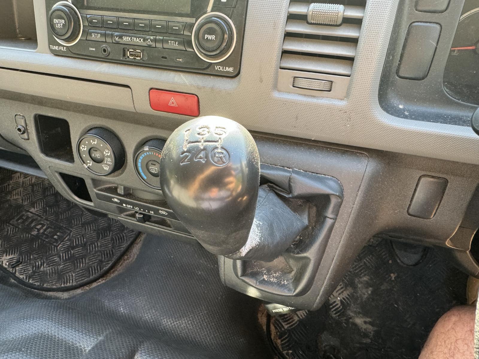 View Auto part Gear Stick/Shifter TOYOTA HIACE 2011