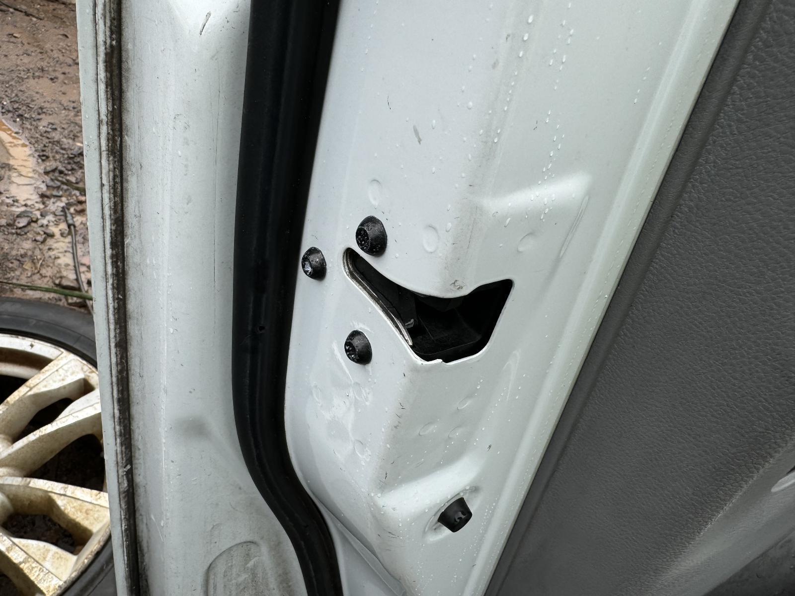 View Auto part Door/Boot/Gate Lock LDV G10 2017