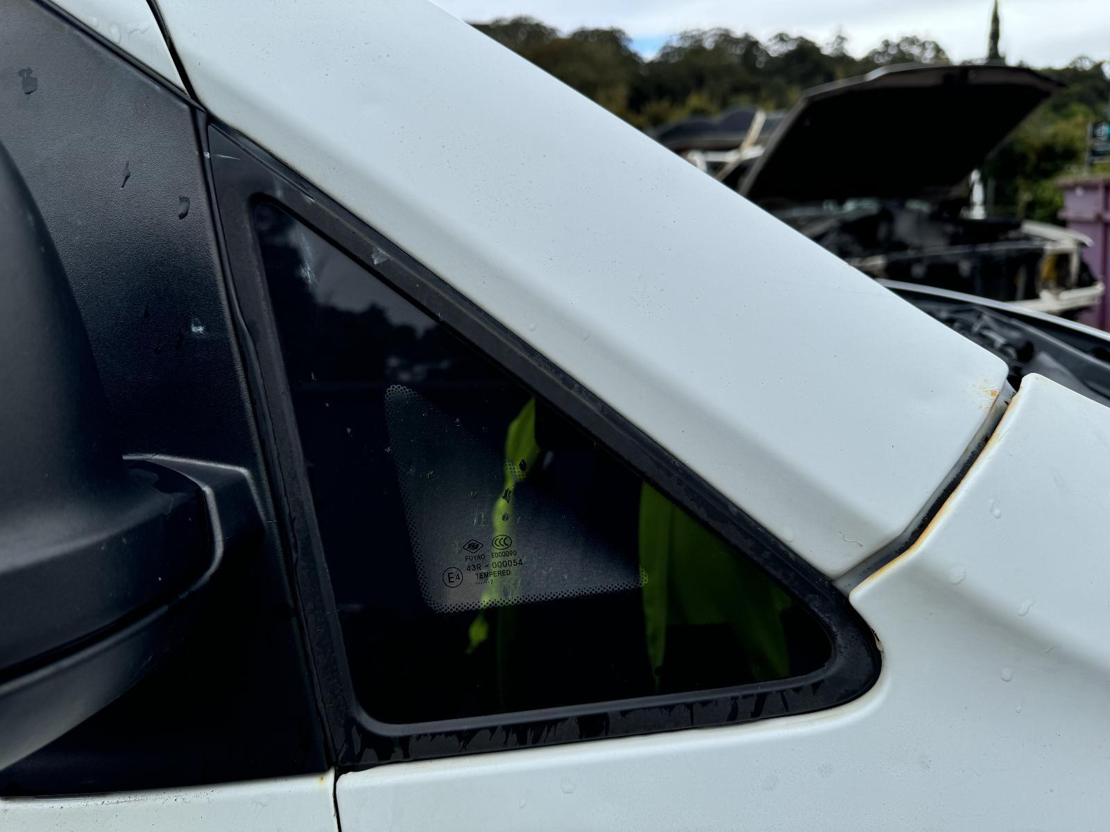 View Auto part Right Front 1/4 Door Glass LDV G10 2017