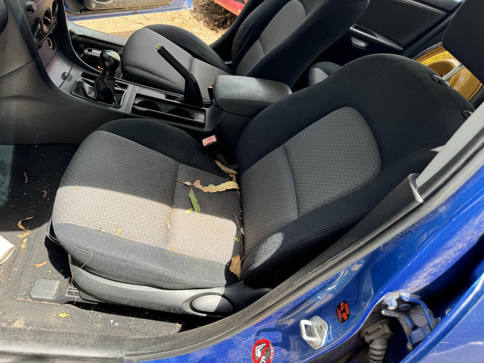 View Auto part Front Seat MAZDA 3 2005