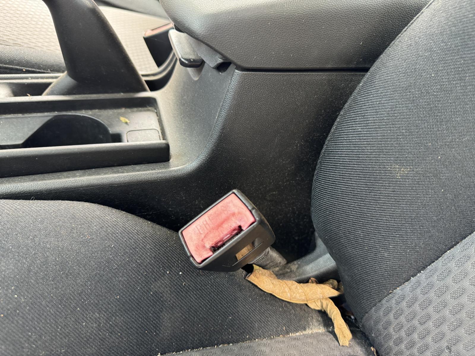 View Auto part Seatbelt/Stalk MAZDA 3 2005