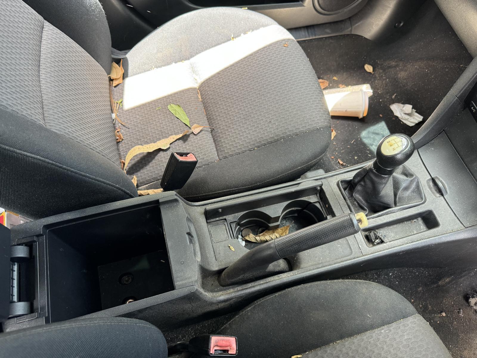 View Auto part Console MAZDA 3 2005