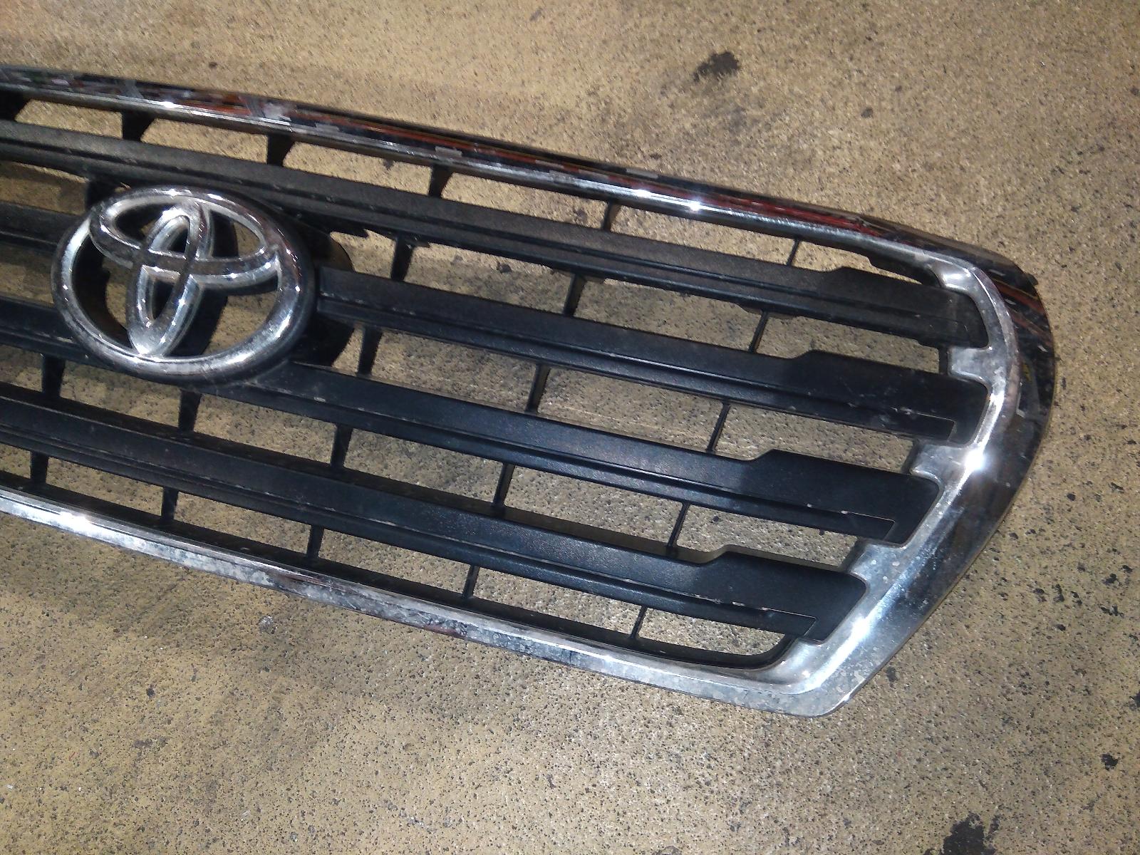 2012 Toyota Landcruiser Grille View Auto part Grille Toyota Landcruiser 2012