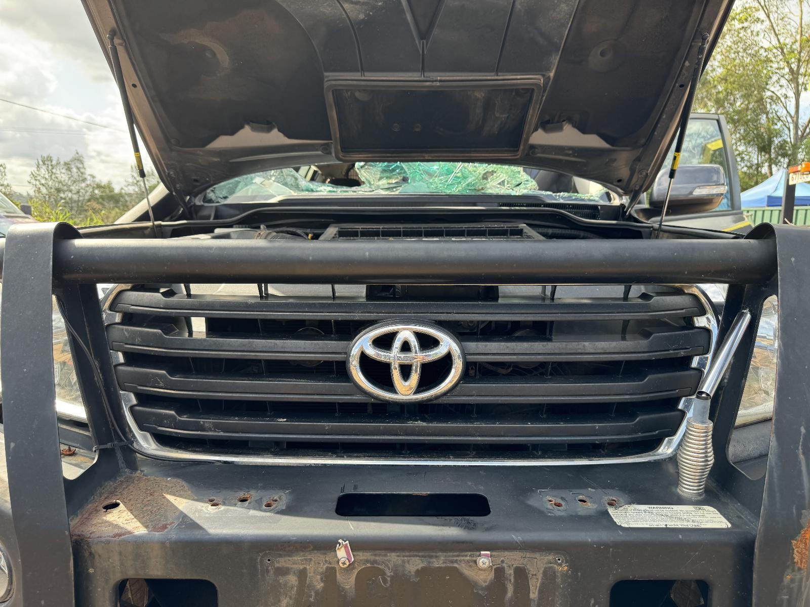 View Auto part Grille Toyota Landcruiser 2012