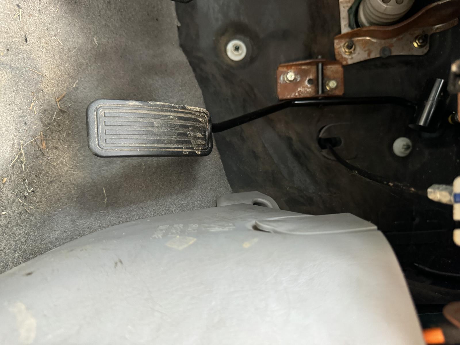 View Auto part Pedal Assembly MAZDA TRIBUTE 2001