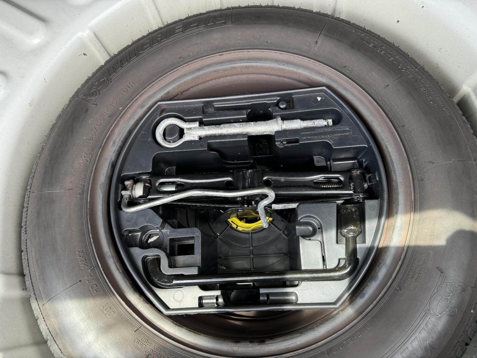 View Auto part Jack/Tool Kit PEUGEOT 308 2010