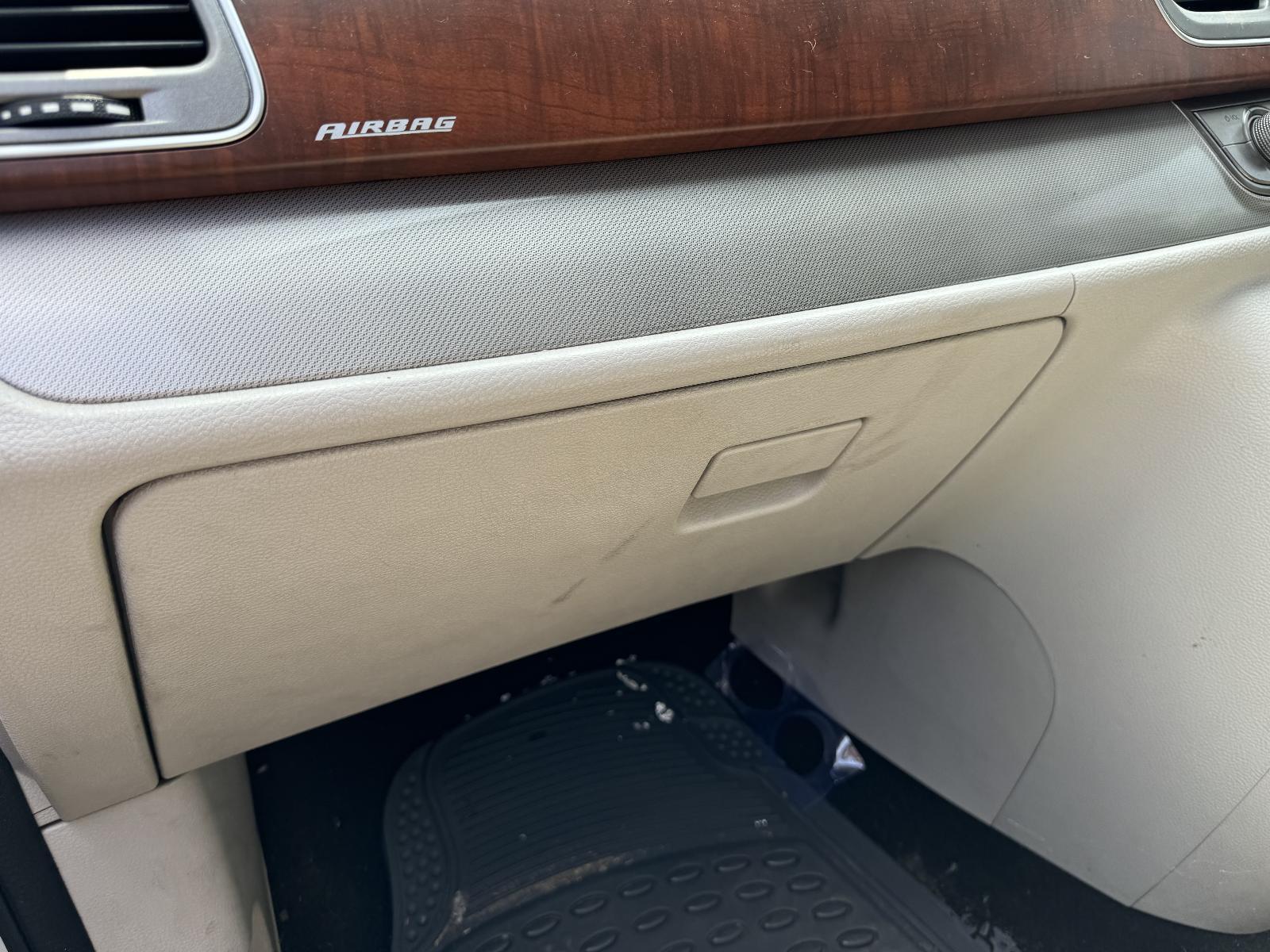 View Auto part Glove Box LDV G10 2017