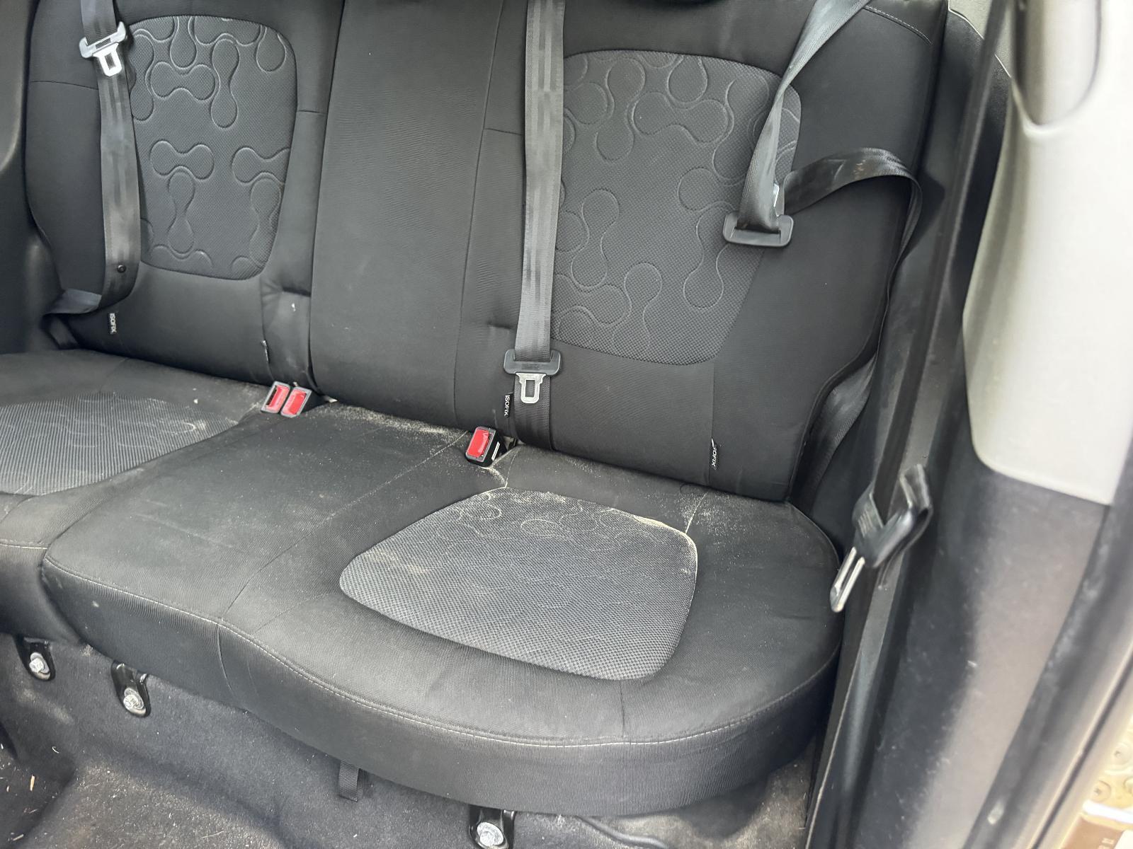 View Auto part 2nd Seat (Rear Seat) HYUNDAI I20 2011
