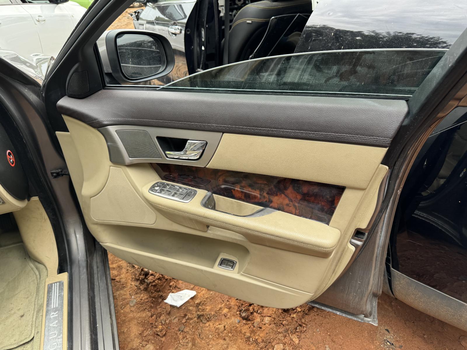View Auto part Right Front Window Reg/Motor JAGUAR XF 2008