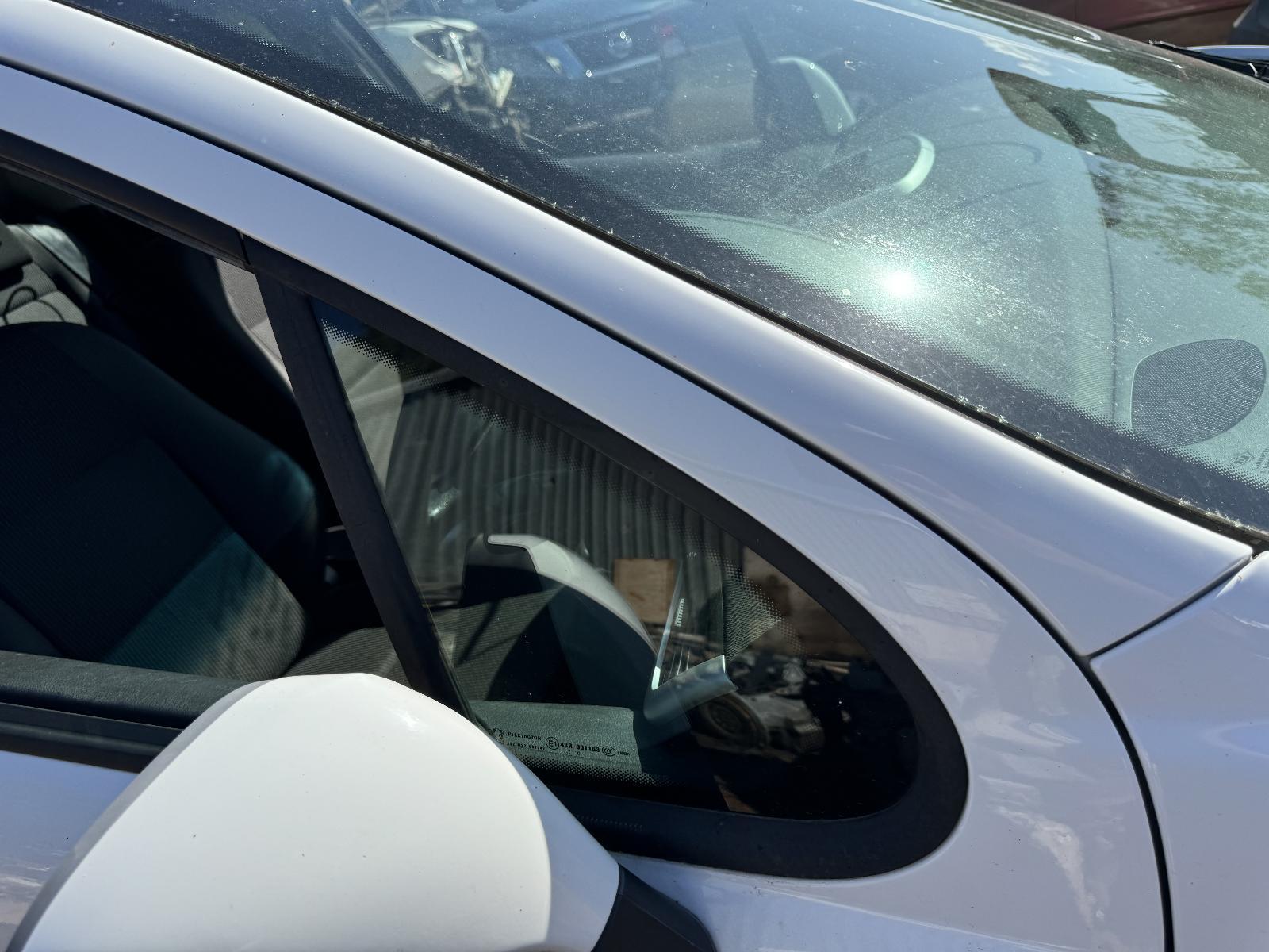 View Auto part Right Front 1/4 Door Glass PEUGEOT 207 2011