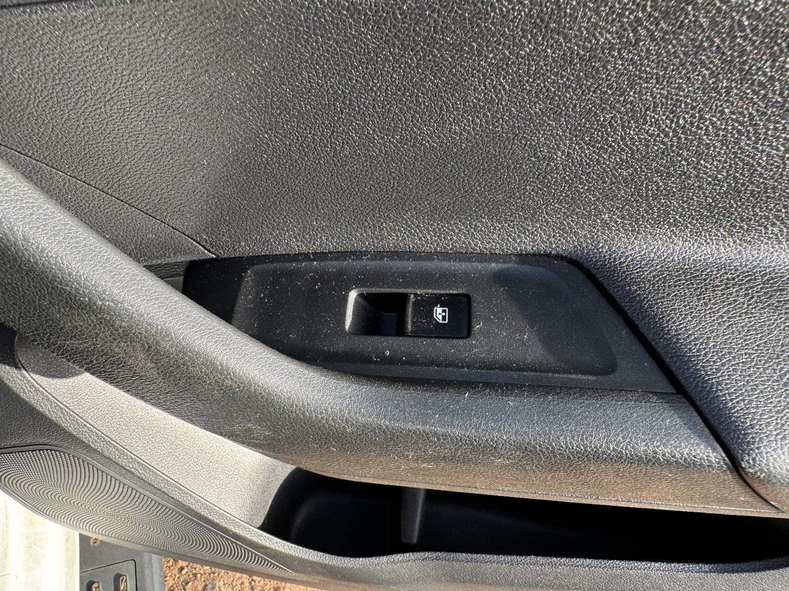View Auto part Pwr Dr Wind Switch LDV T60 2020