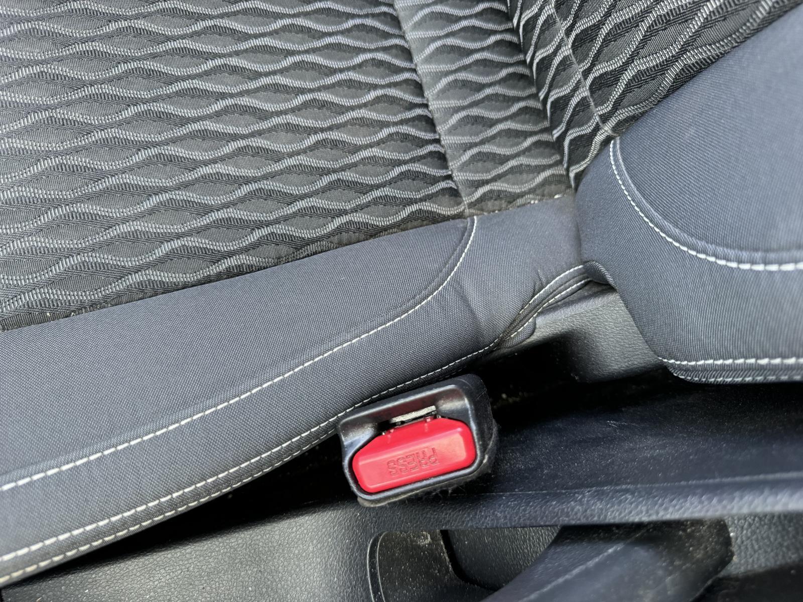 View Auto part Seatbelt/Stalk LDV T60 2020