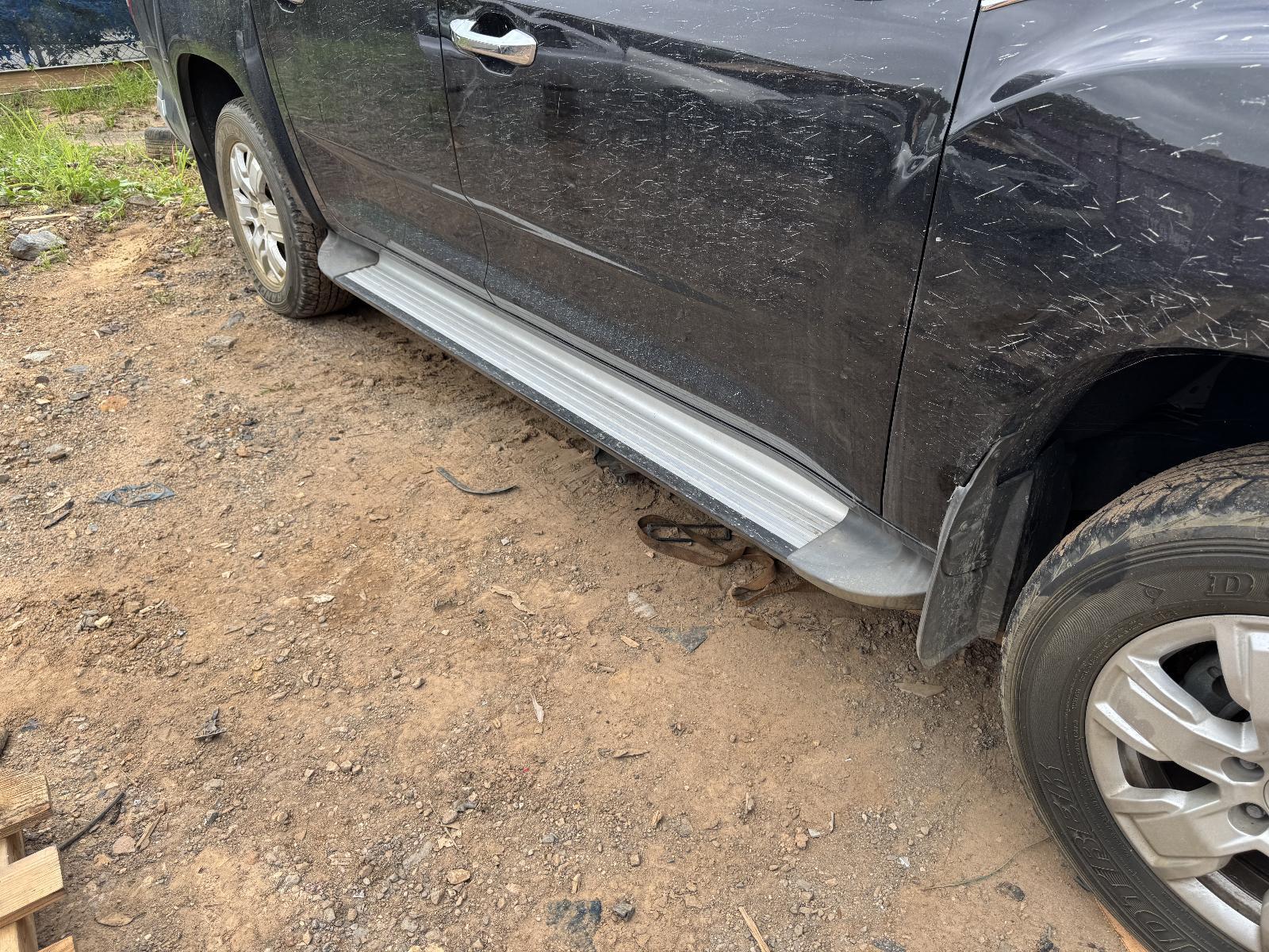 View Auto part Side Step/Skirt LDV T60 2018