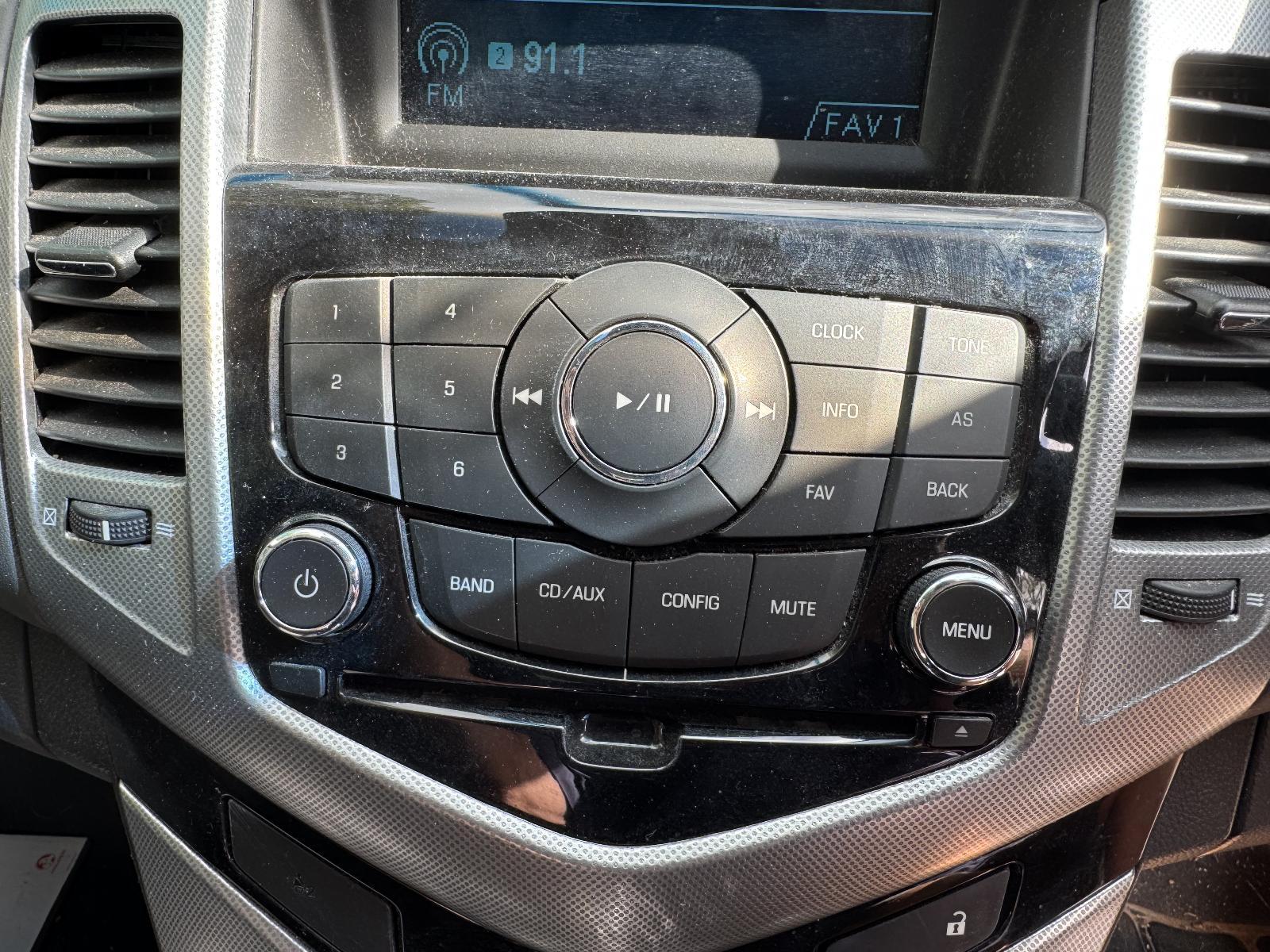 View Auto part Radio/Cd/Dvd/Sat/Tv HOLDEN CRUZE 2010
