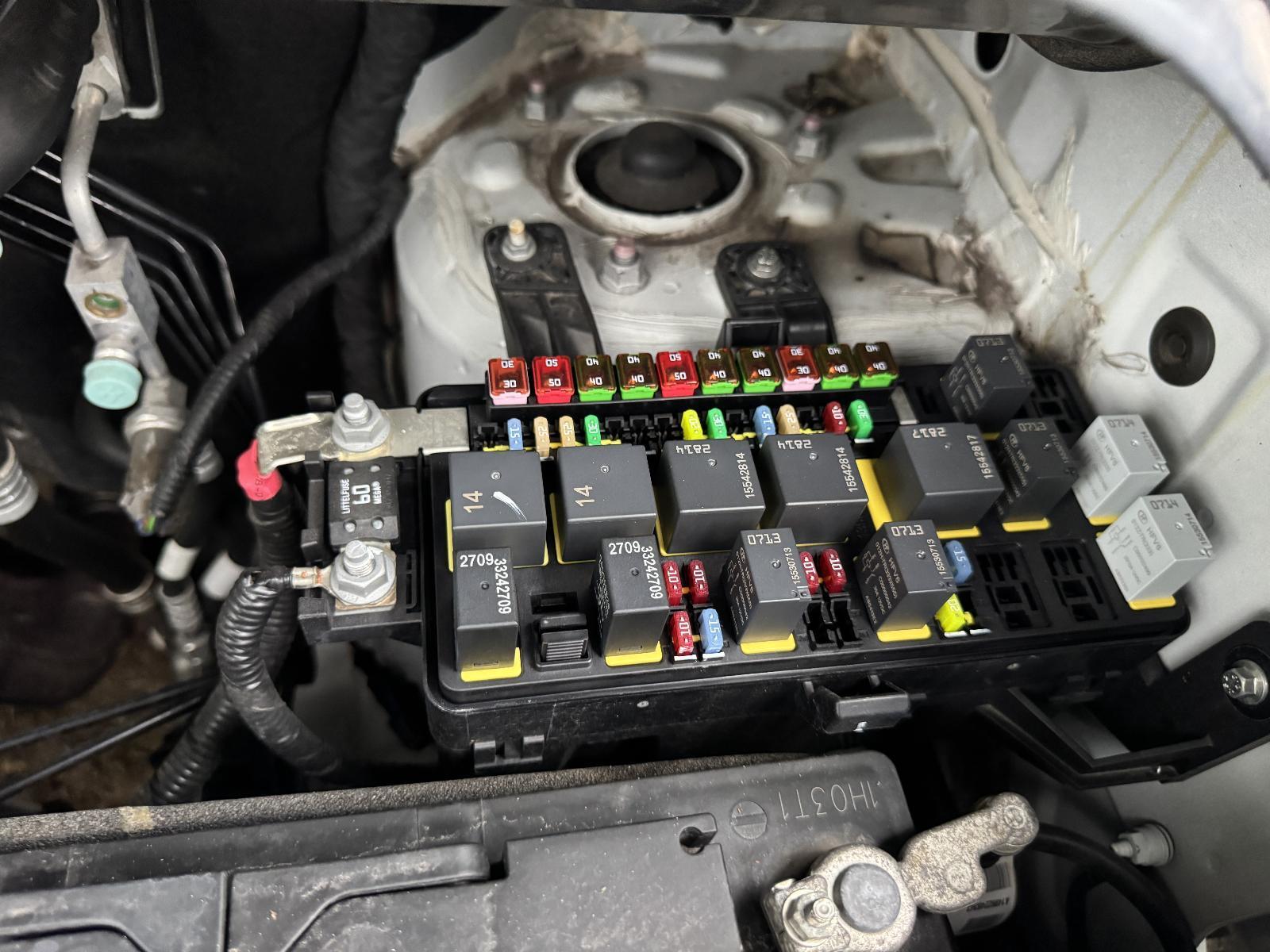 View Auto part Fuse Box LDV G10 2021