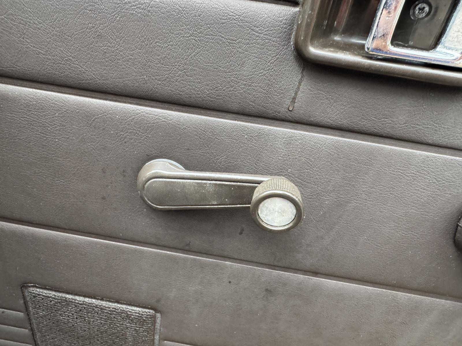 View Auto part Winder Handle TOYOTA LANDCRUISER 1989