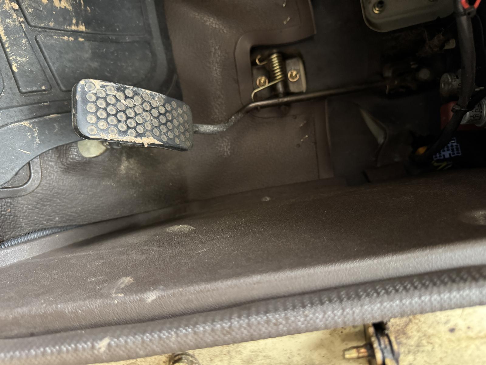 View Auto part Pedal Assembly TOYOTA LANDCRUISER 1989