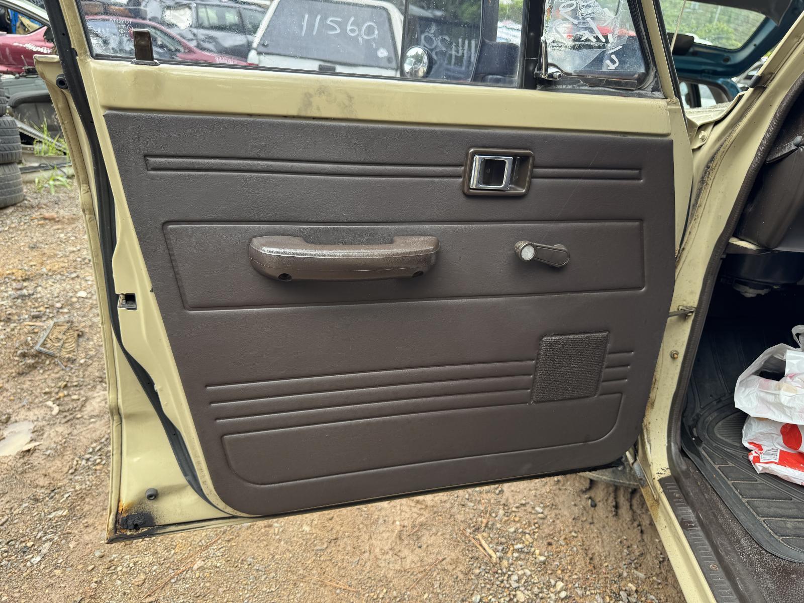View Auto part Left Front Window Reg/Motor TOYOTA LANDCRUISER 1989
