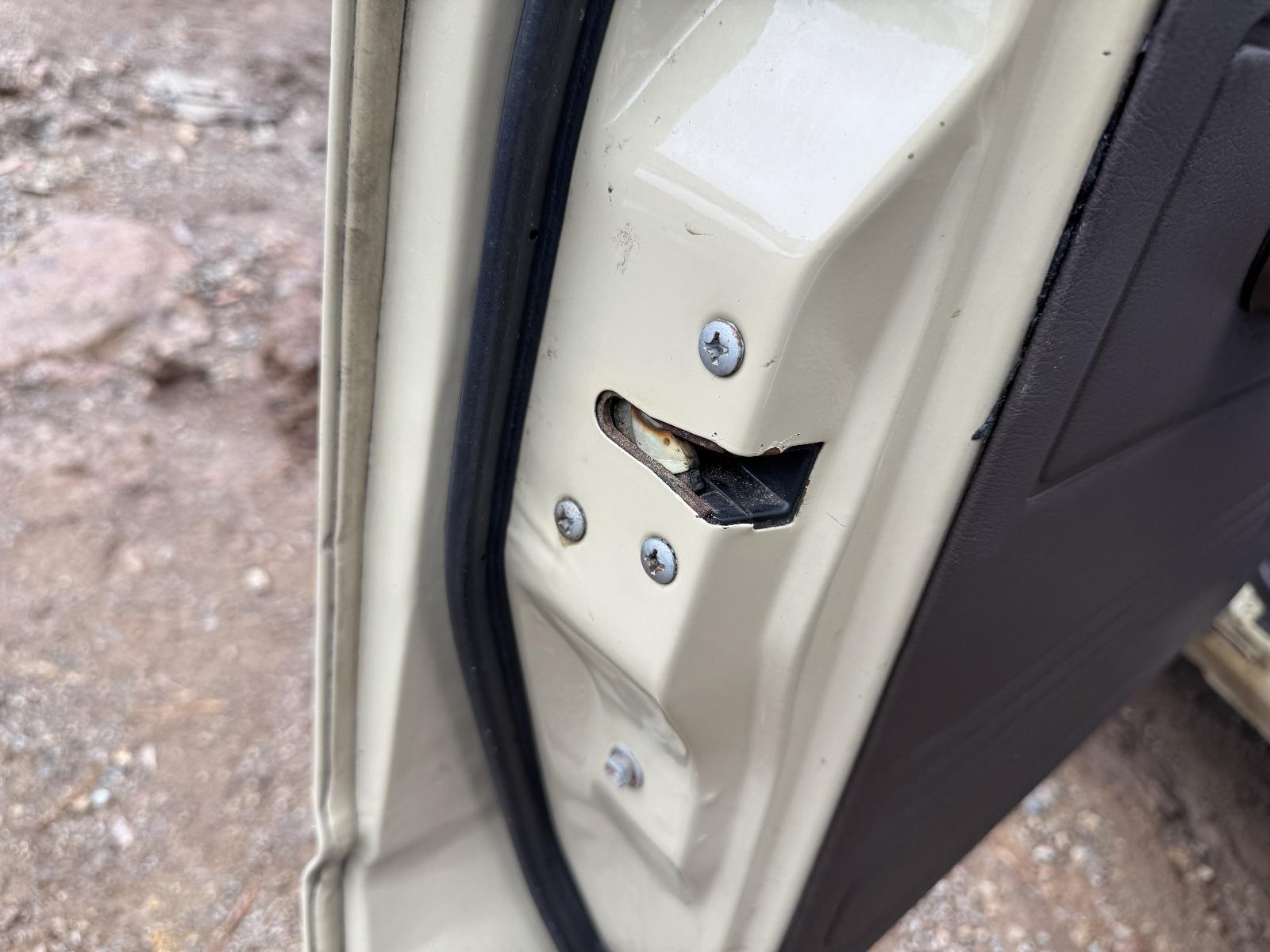 View Auto part Door/Boot/Gate Lock TOYOTA LANDCRUISER 1989