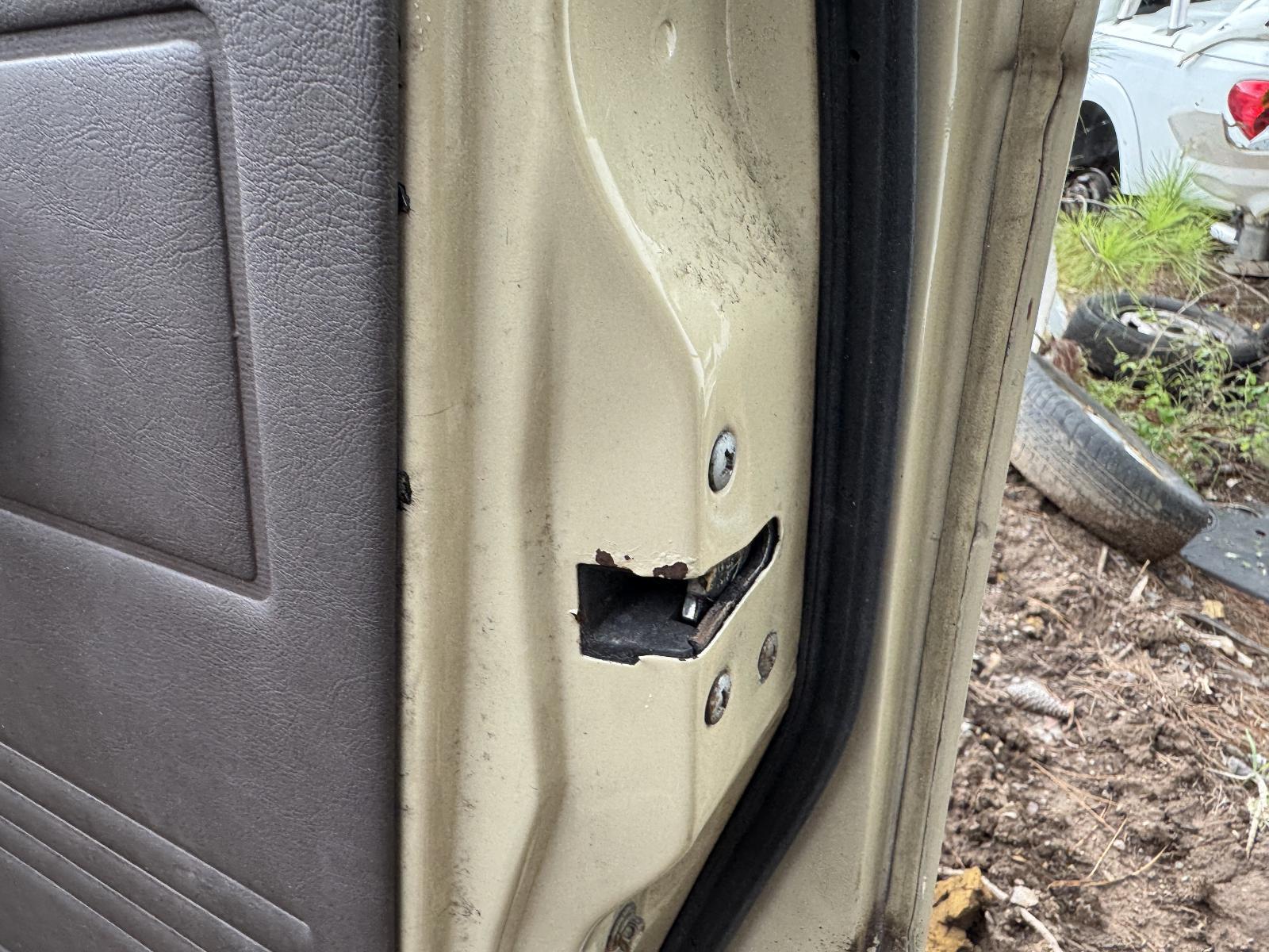 View Auto part Door/Boot/Gate Lock TOYOTA LANDCRUISER 1989
