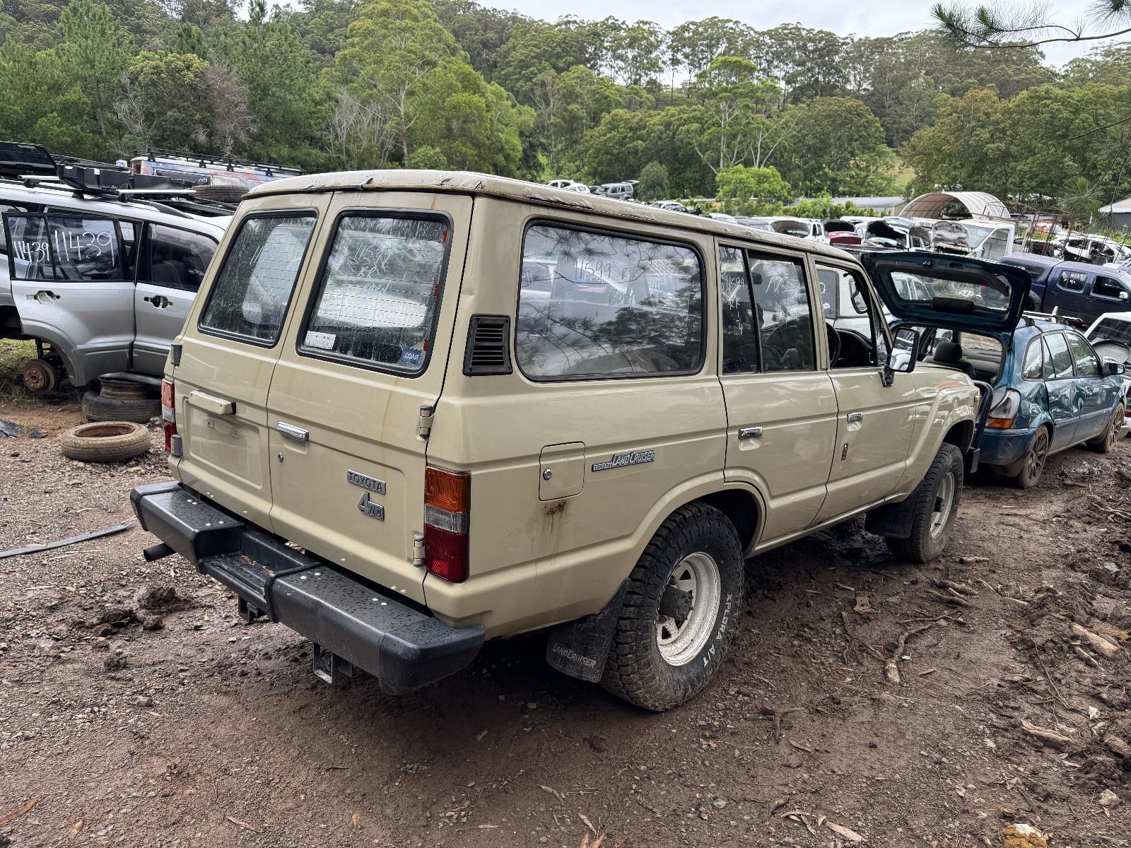 View Auto part Tail Pipe TOYOTA LANDCRUISER 1989