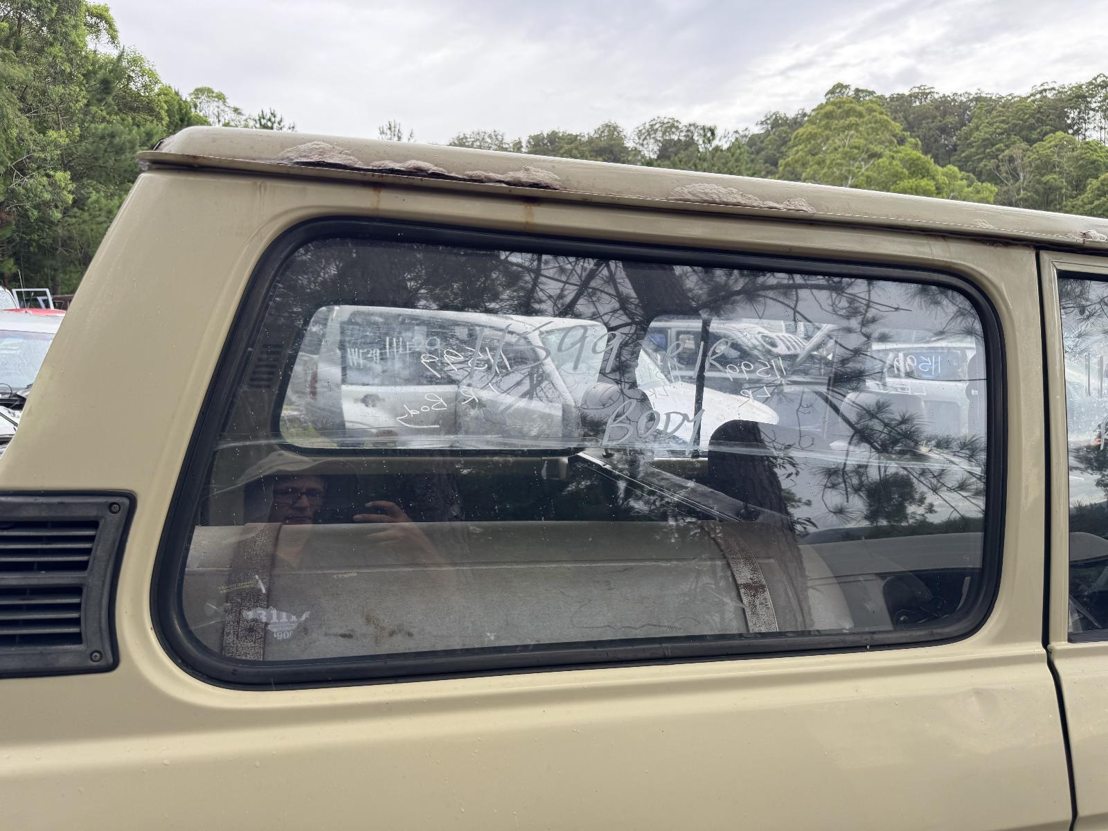 View Auto part Right Rear Side Glass TOYOTA LANDCRUISER 1989