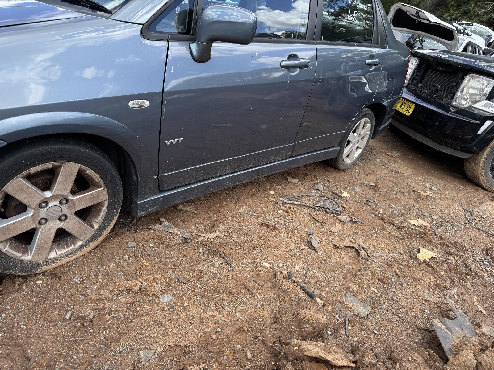 View Auto part Side Step/Skirt SUZUKI LIANA 2006