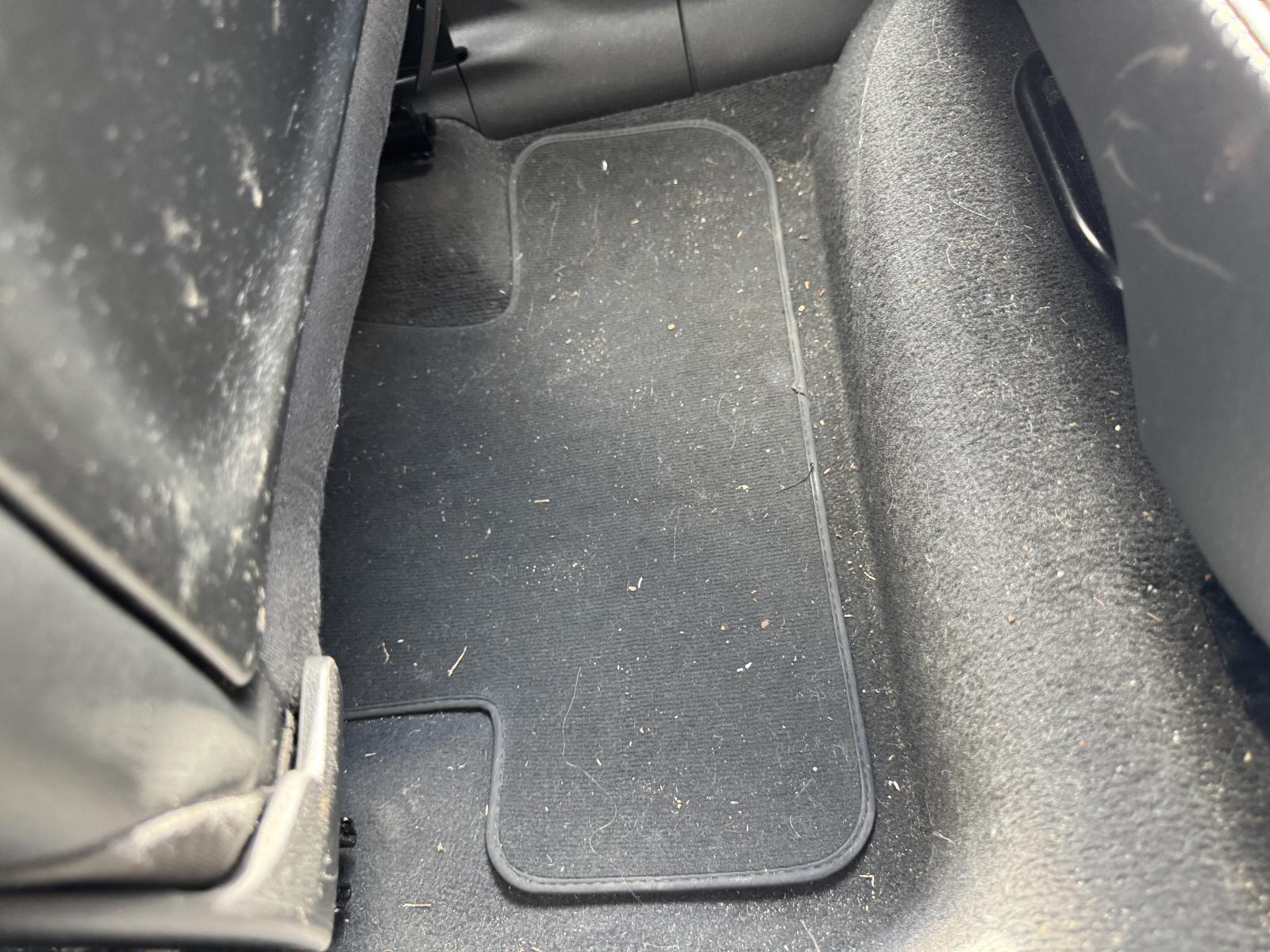 View Auto part Floor Mats Audi Q5 2011