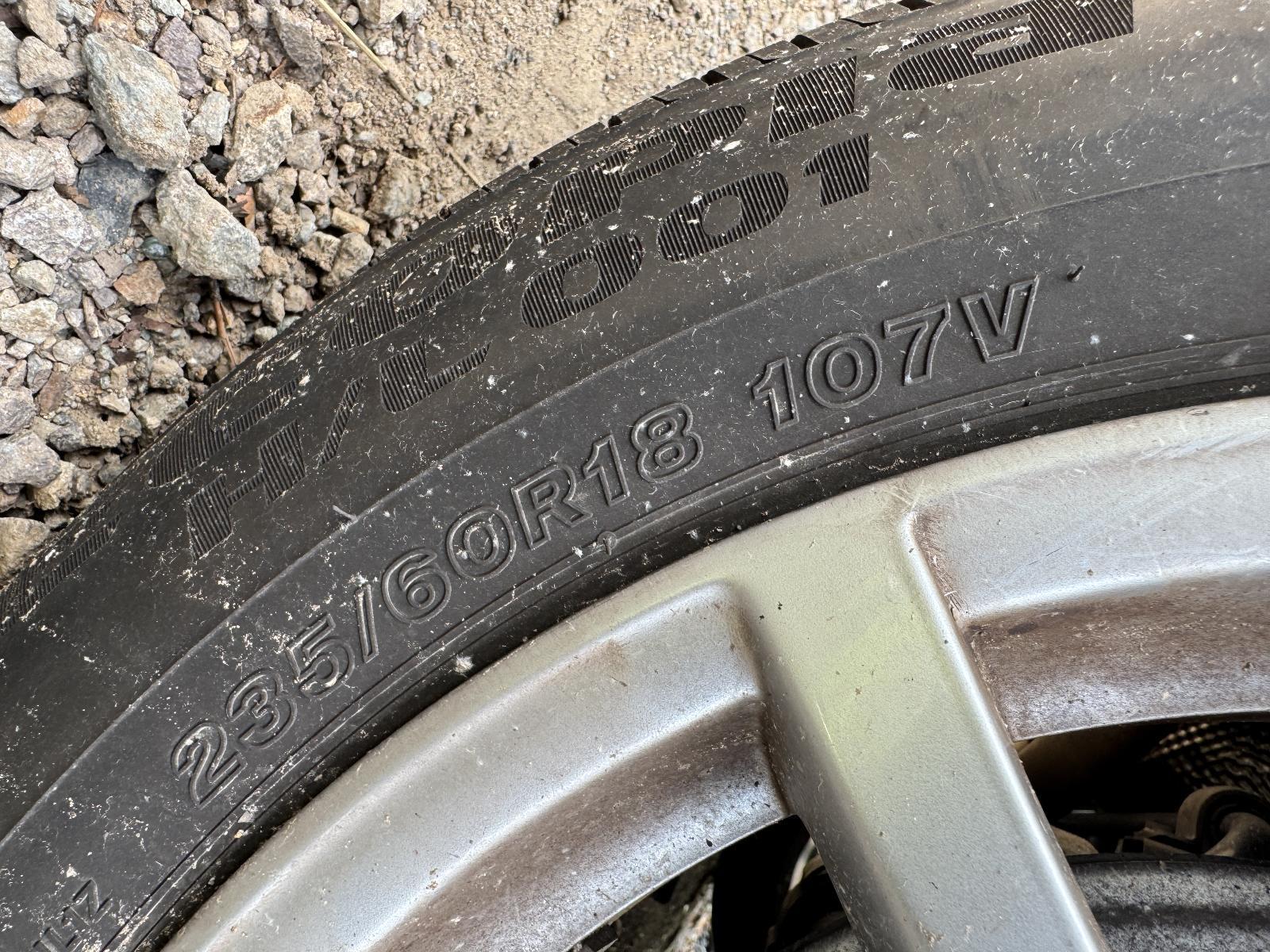 View Auto part Tyre Audi Q5 2011