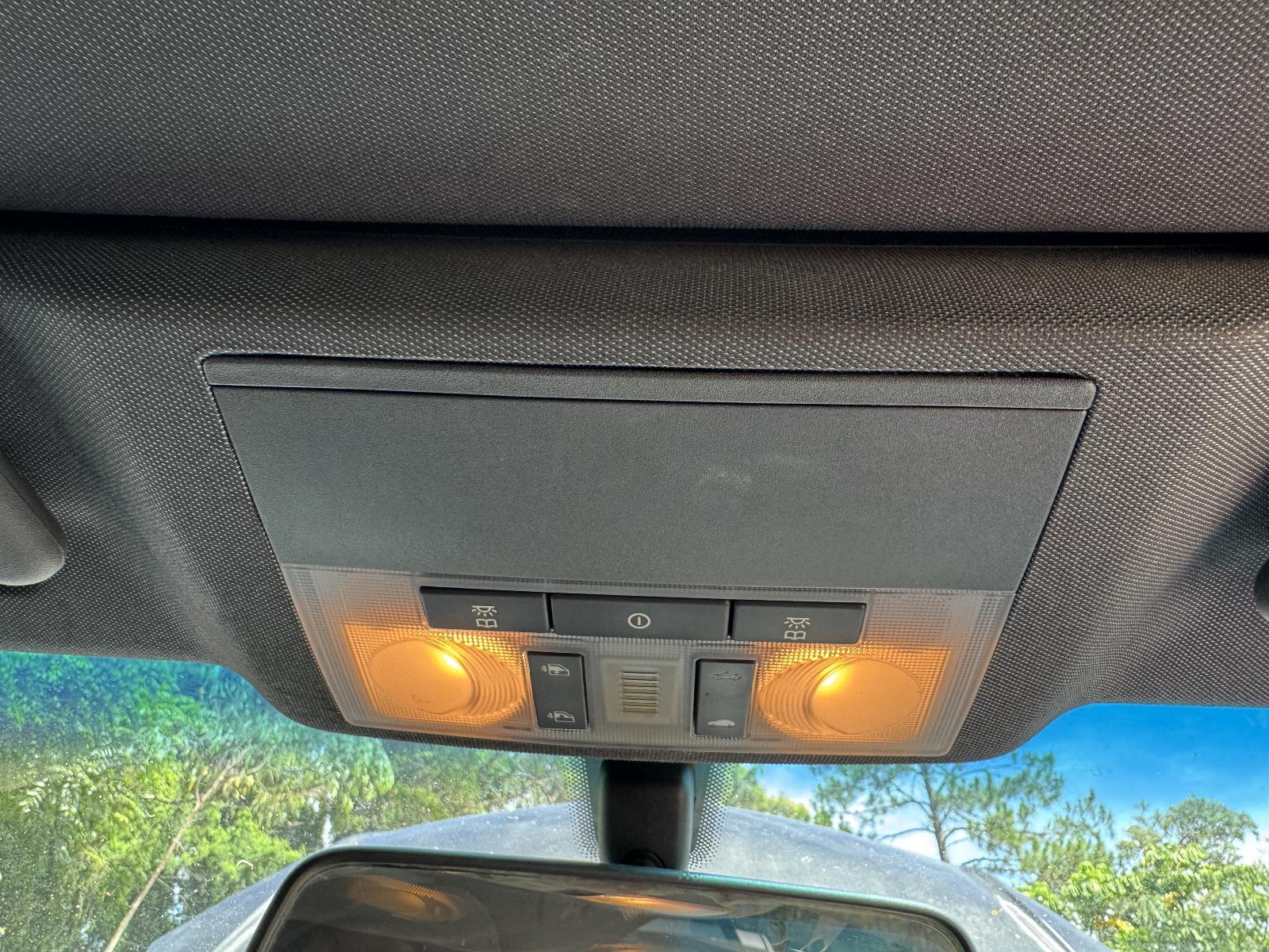 View Auto part Courtesy Light HOLDEN ASTRA 2007