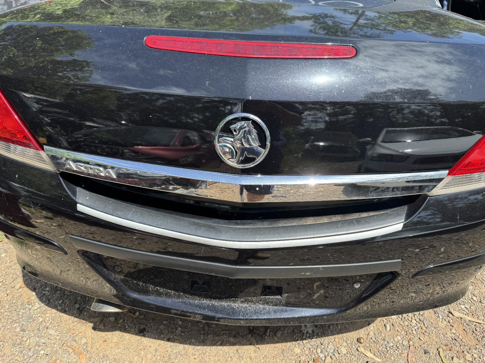 View Auto part Rear Garnish HOLDEN ASTRA 2007