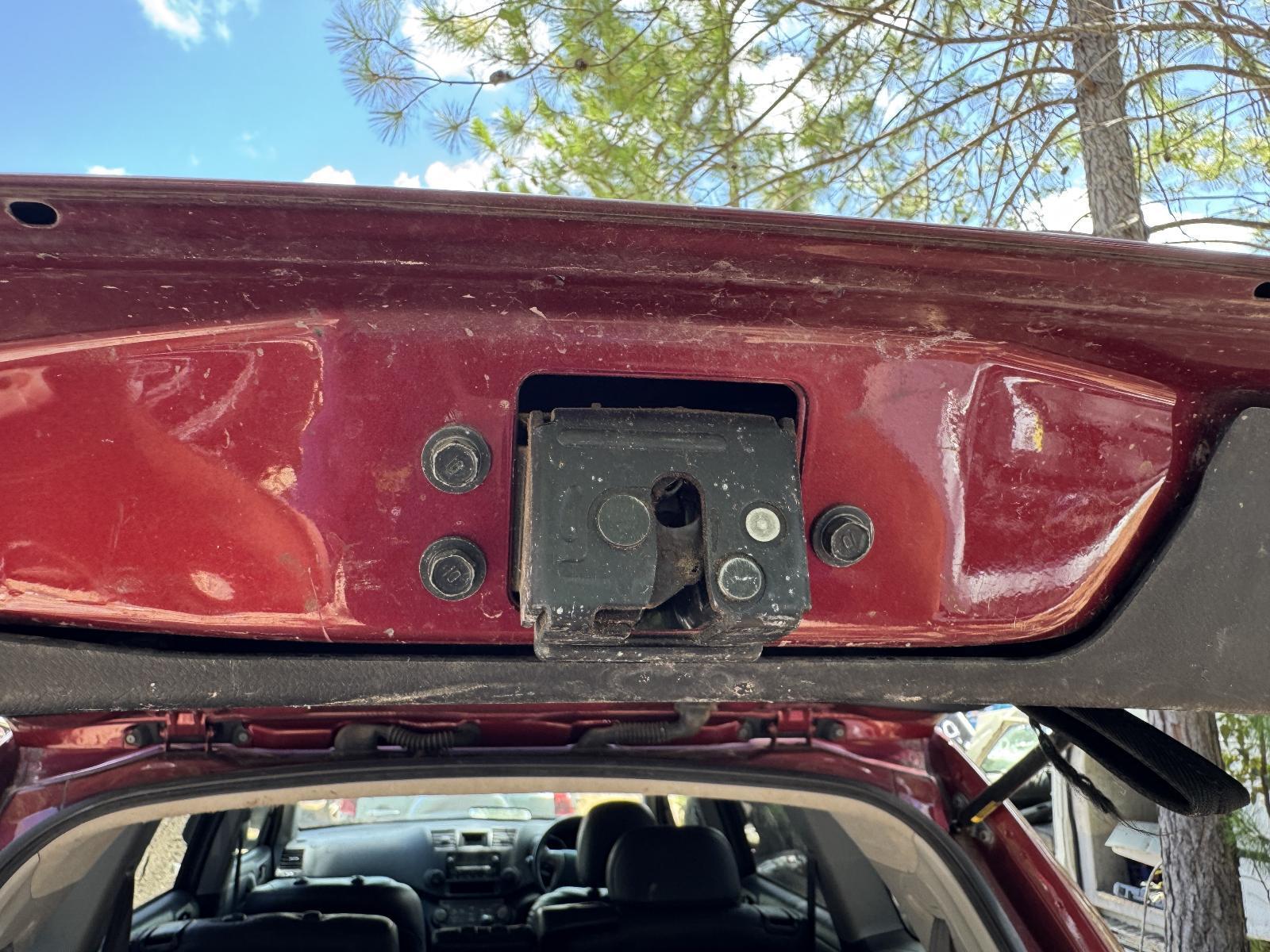 View Auto part Door/Boot/Gate Lock TOYOTA KLUGER 2007