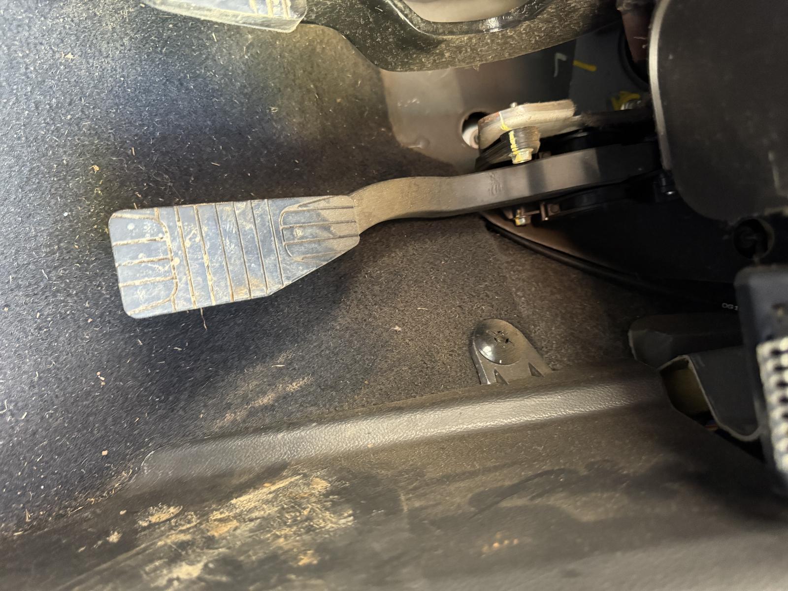 View Auto part Pedal Assembly HOLDEN CAPTIVA 2010