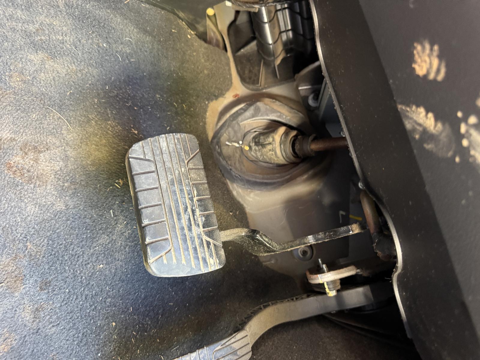 View Auto part Pedal Assembly HOLDEN CAPTIVA 2010