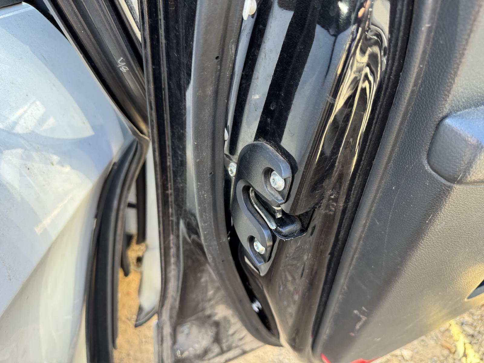 View Auto part Door/Boot/Gate Lock HOLDEN CAPTIVA 2010