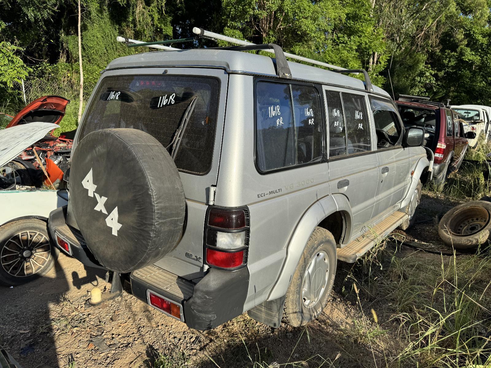 View Auto part Axle MITSUBISHI PAJERO 1993