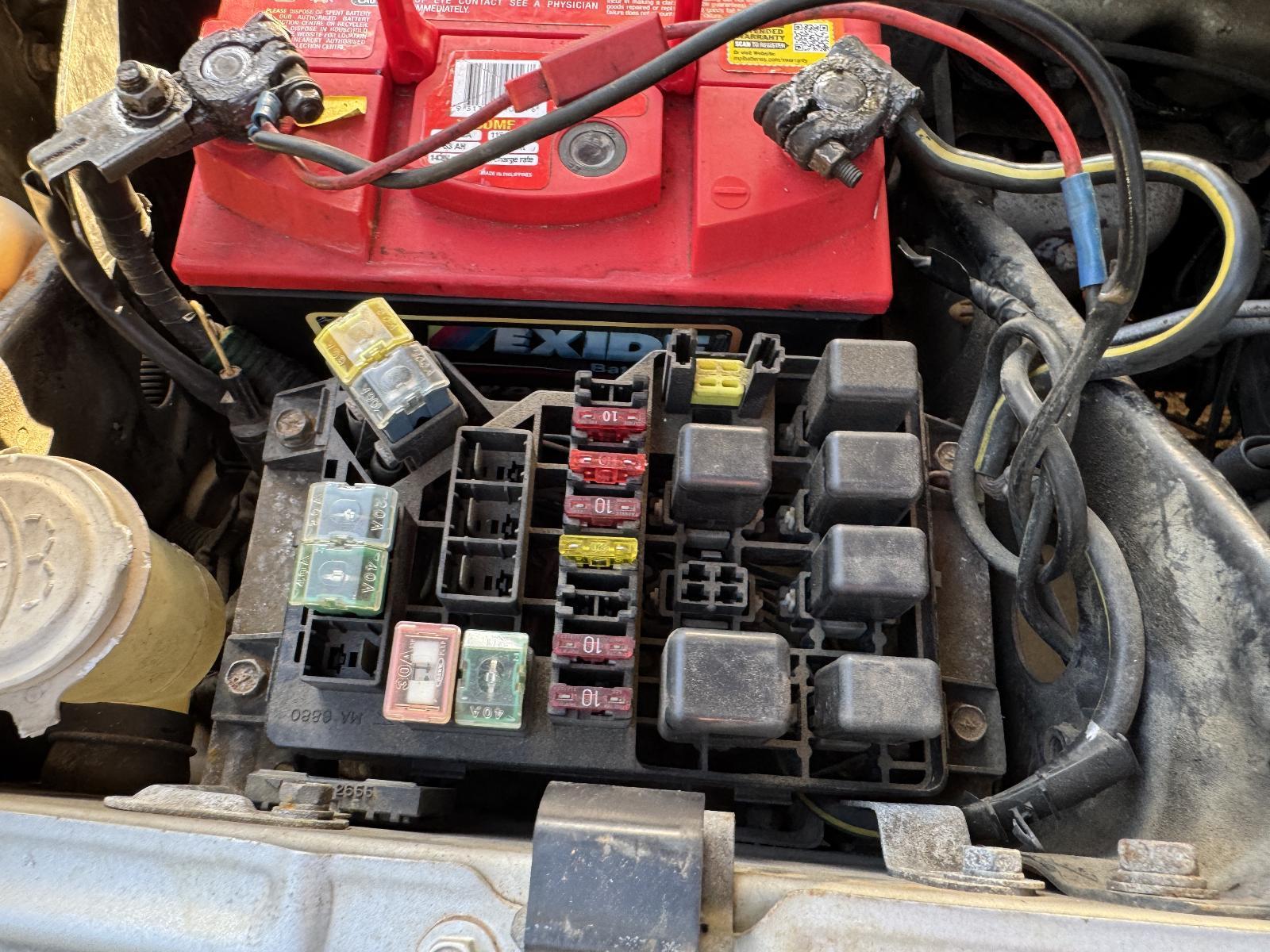 View Auto part Fuse Box MITSUBISHI PAJERO 1993