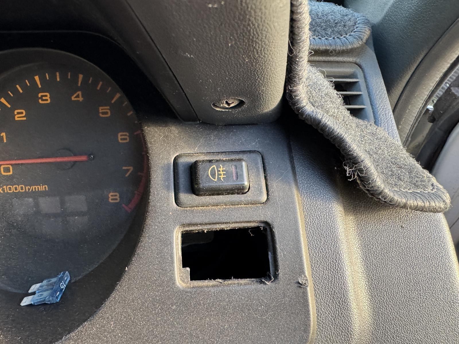 View Auto part Misc Switch/Relay MITSUBISHI PAJERO 1993