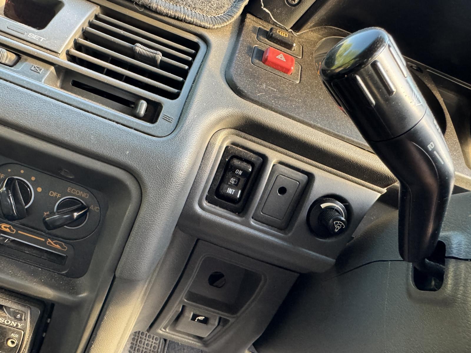 View Auto part Misc Switch/Relay MITSUBISHI PAJERO 1993