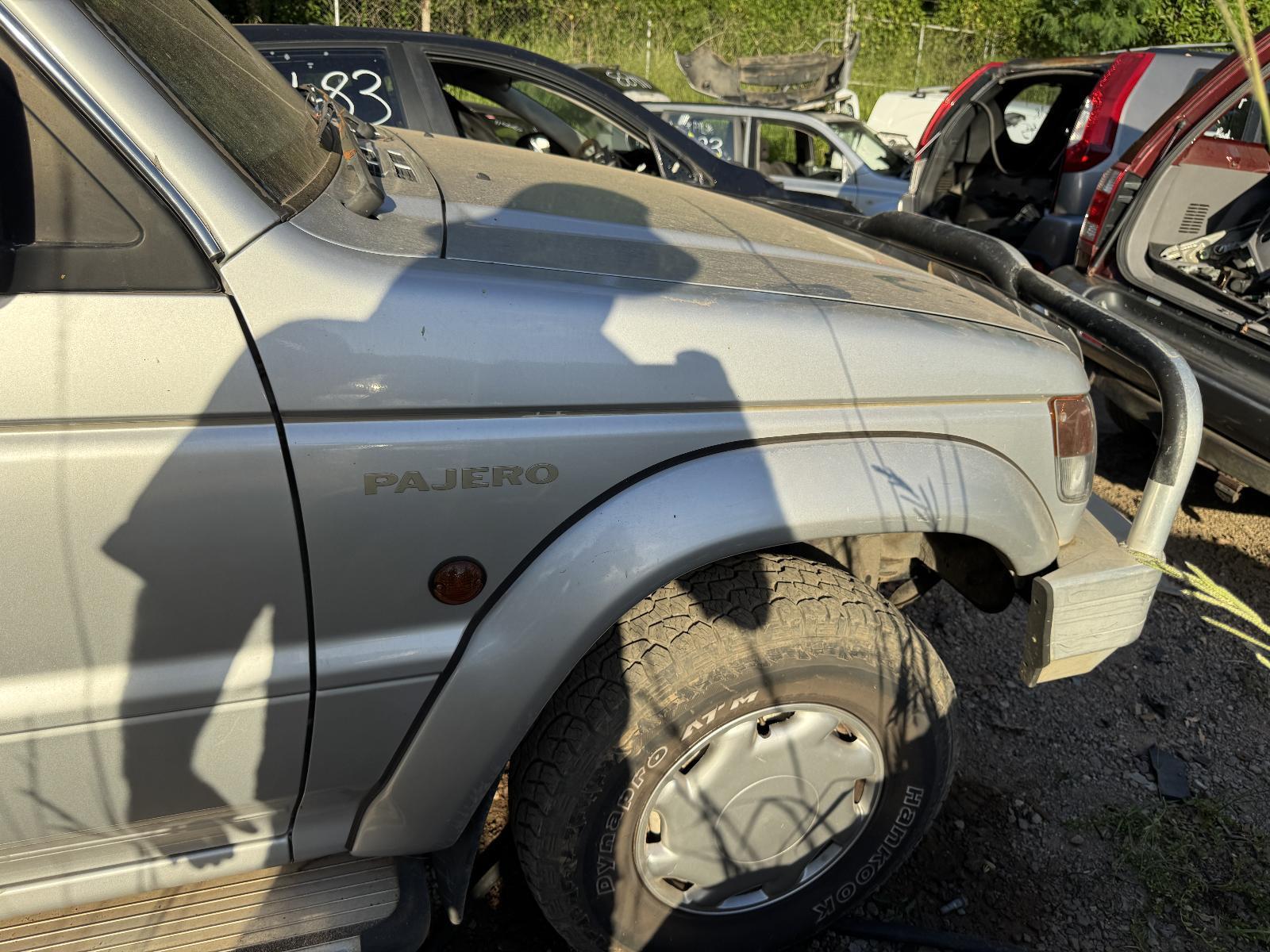 View Auto part Right Guard MITSUBISHI PAJERO 1993