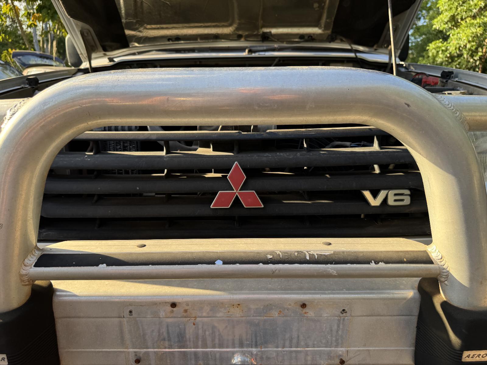 View Auto part Grille MITSUBISHI PAJERO 1993