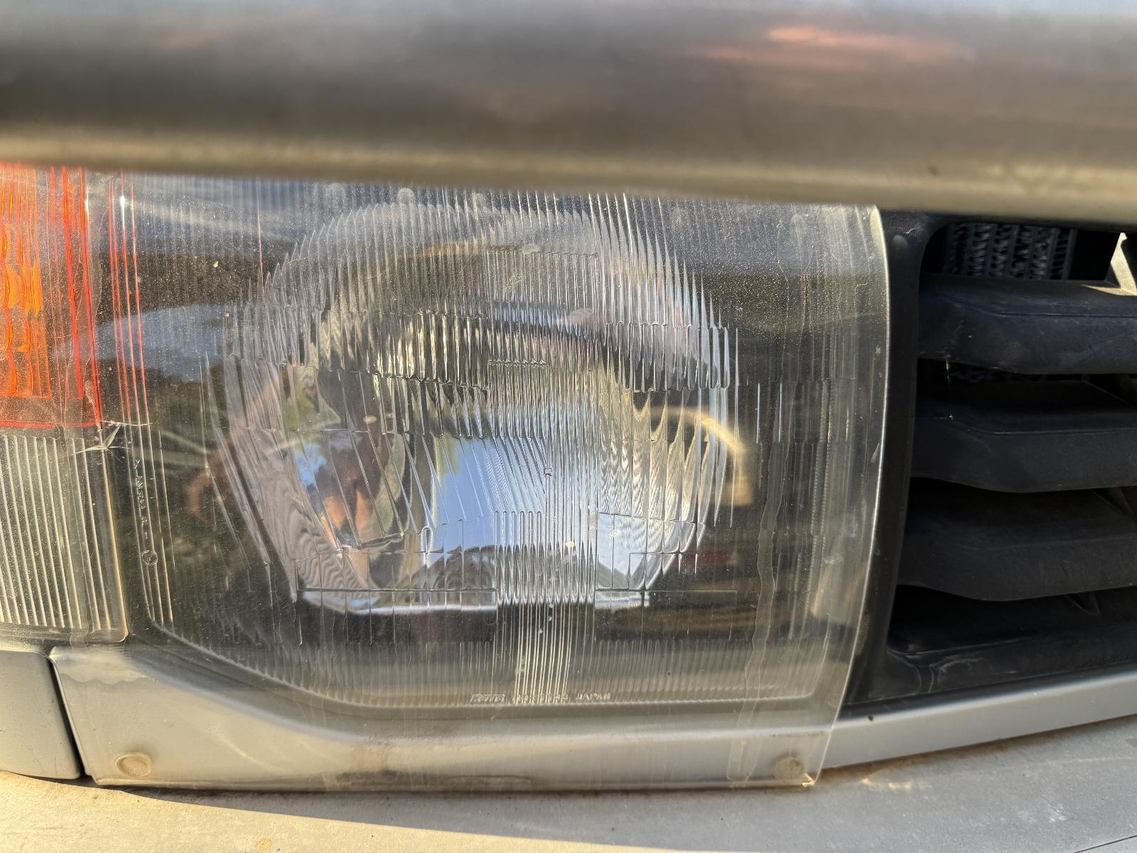 View Auto part Right Headlamp MITSUBISHI PAJERO 1993