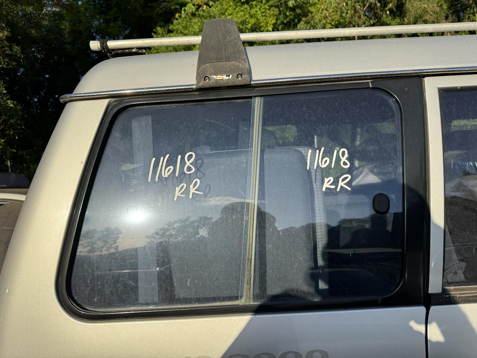 View Auto part Right Rear Side Glass MITSUBISHI PAJERO 1993