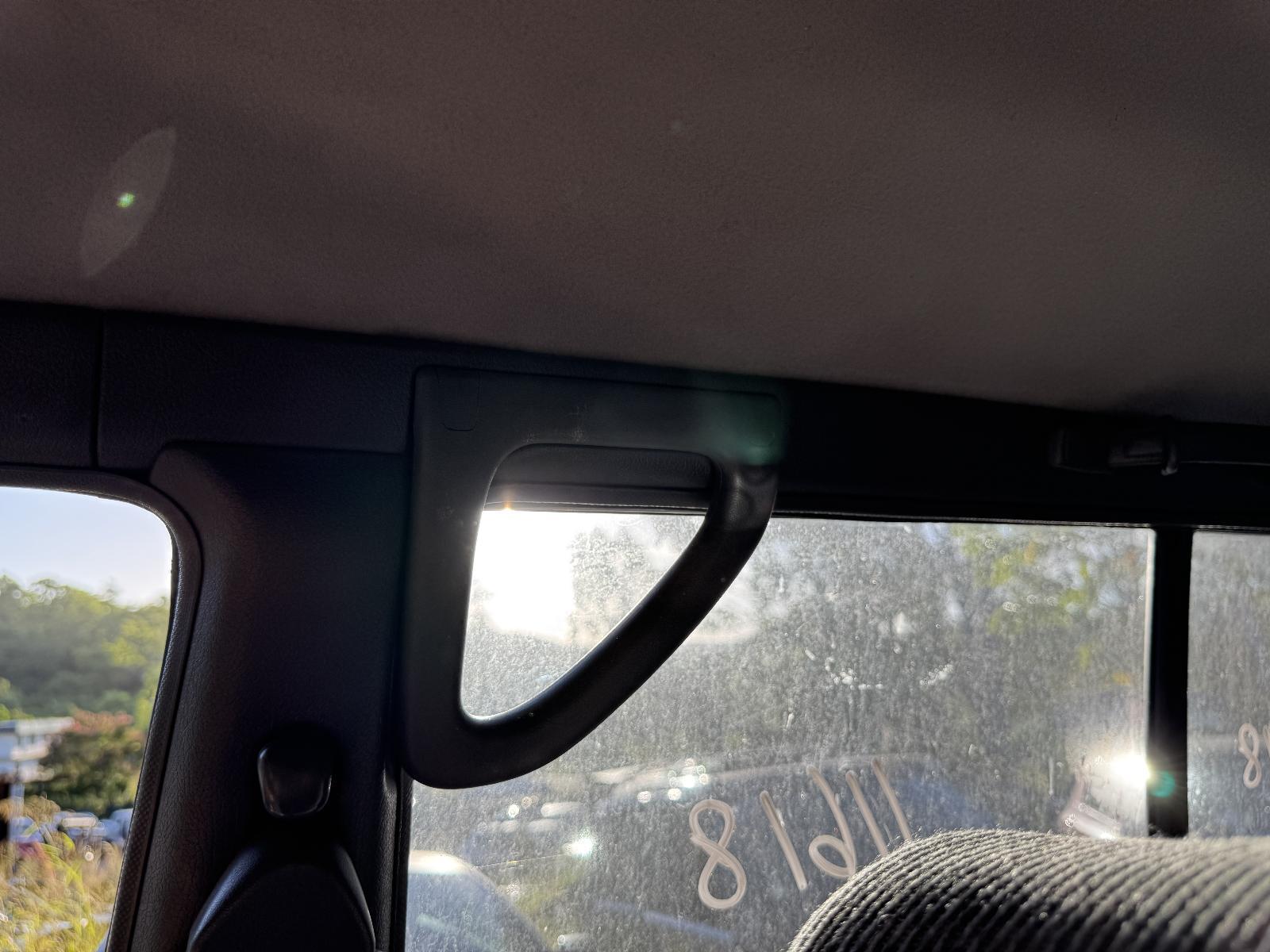 View Auto part Grab Handle MITSUBISHI PAJERO 1993