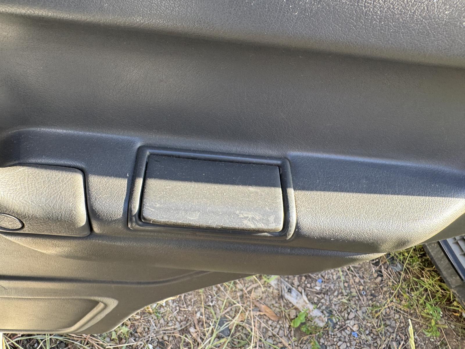View Auto part Ashtray MITSUBISHI PAJERO 1993