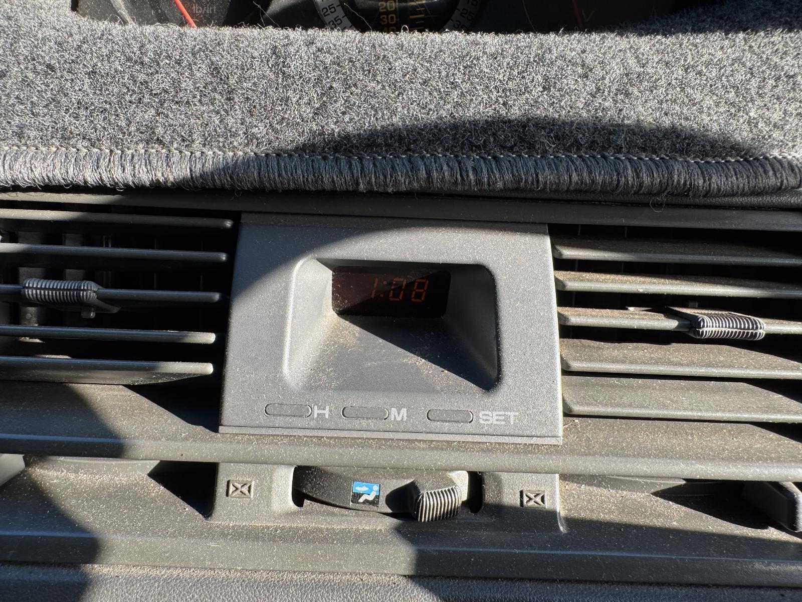 View Auto part Clock MITSUBISHI PAJERO 1993