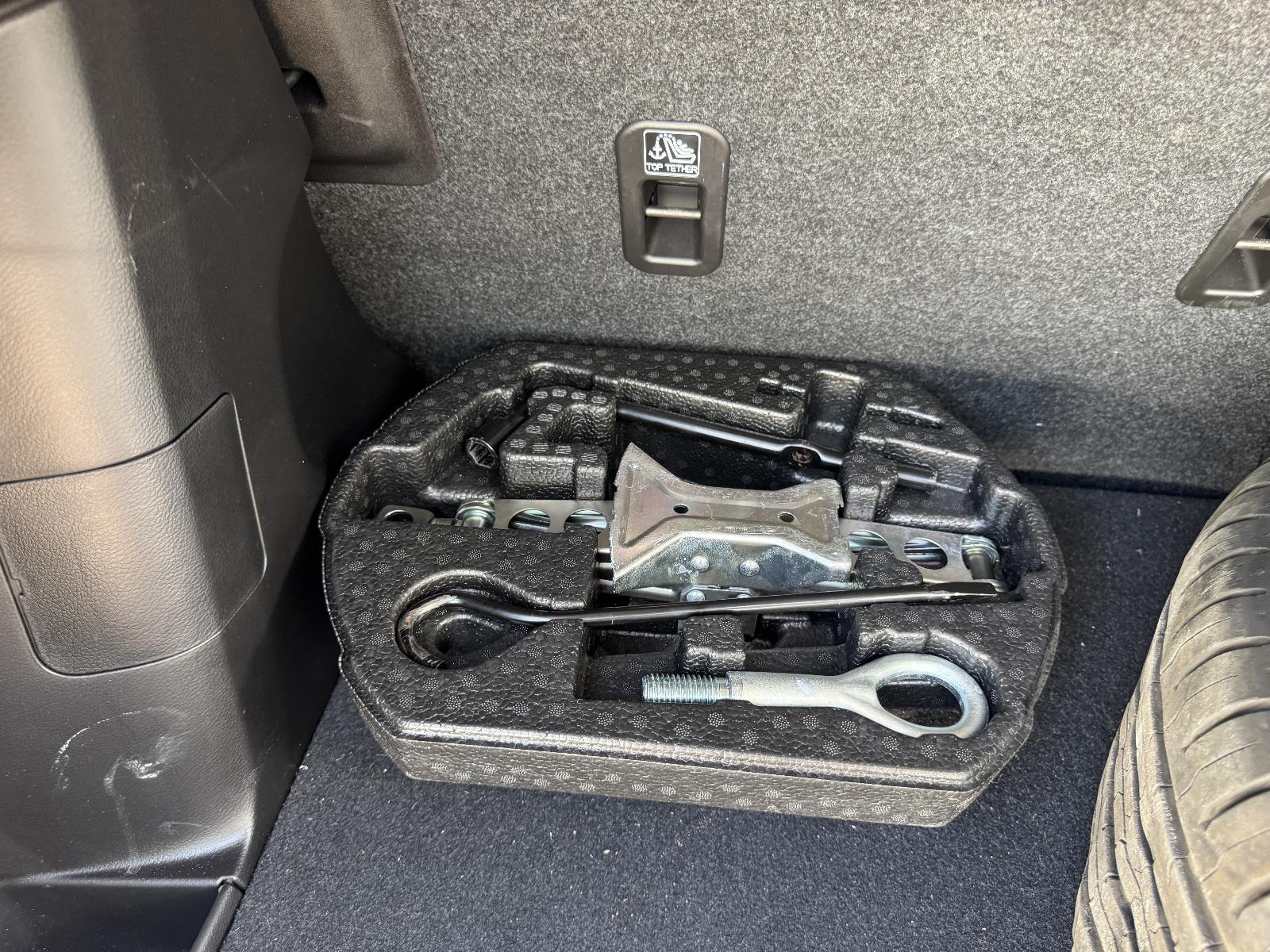 View Auto part Jack/Tool Kit SUZUKI VITARA 2024