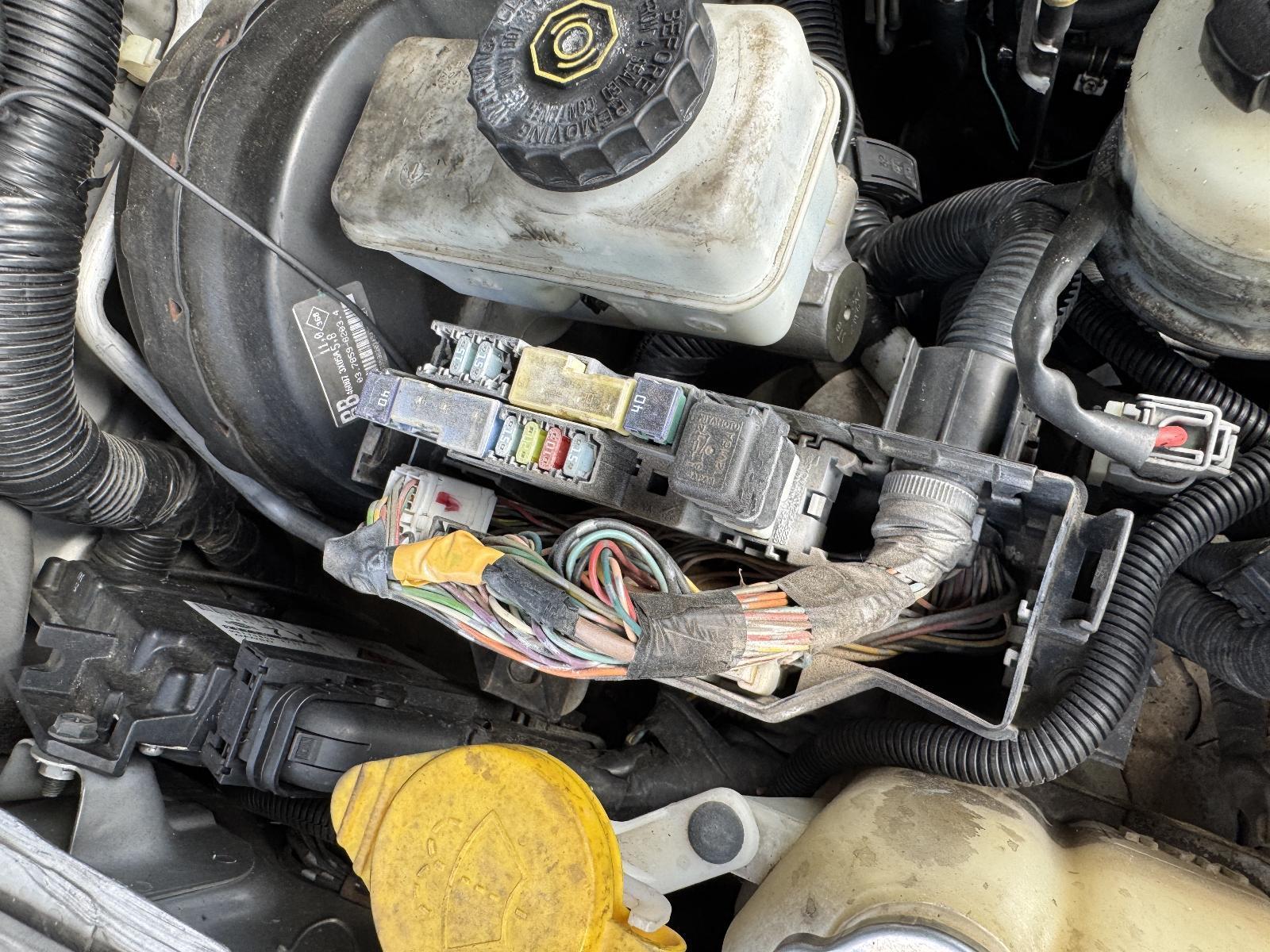 View Auto part Fuse Box NISSAN NAVARA 2007