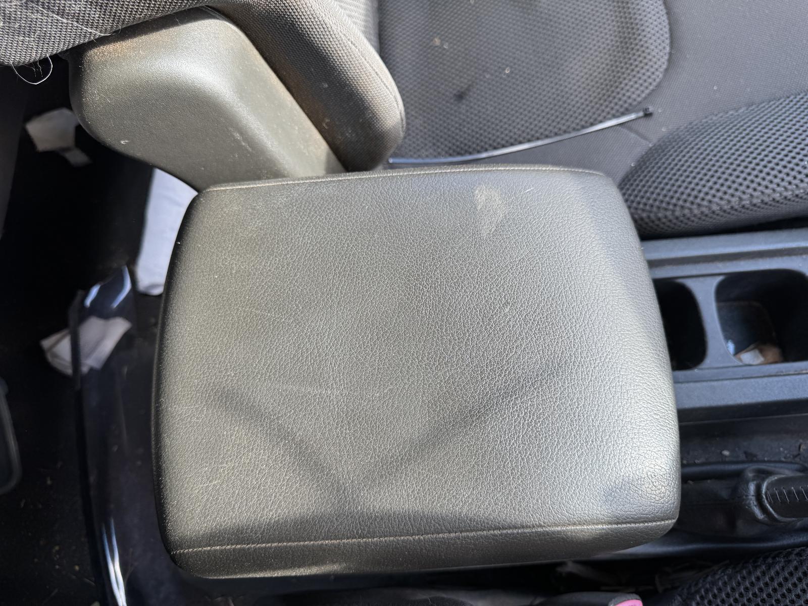 View Auto part Console NISSAN NAVARA 2007